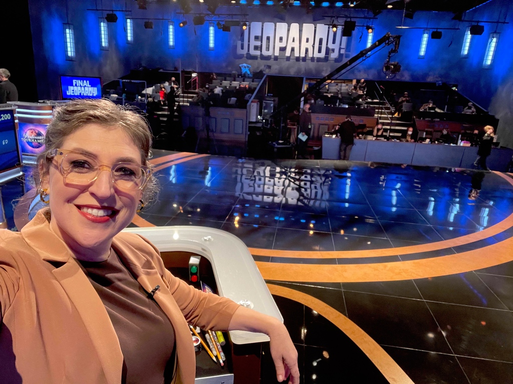 missmayim's tweet photo. Tune in and pull up a seat! #ProfessorsTournament on @Jeopardy! https://t.co/3VddDjRoz5