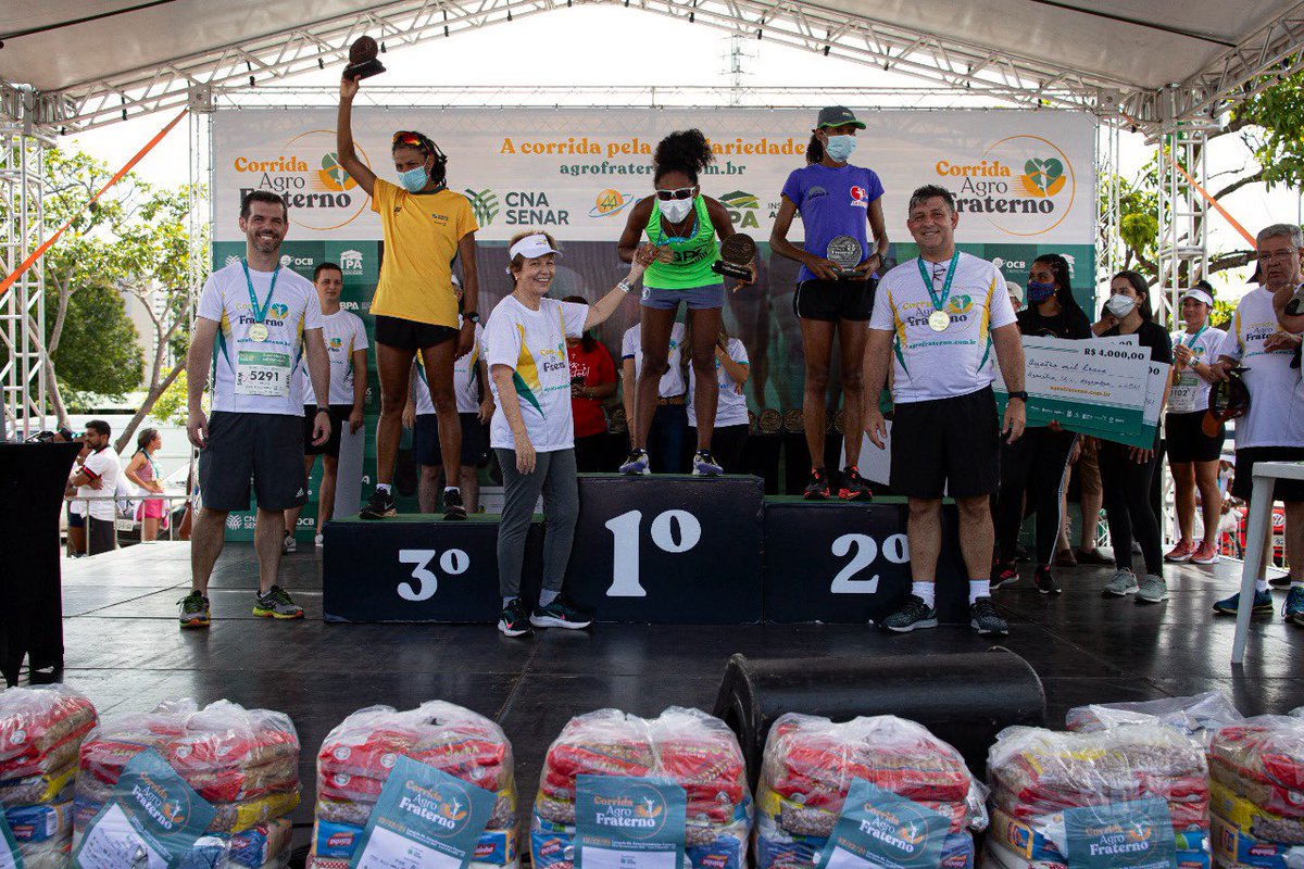 TerezaCrisMS's tweet photo. Domingo de corrida e solidariedade! Quase 4 mil pessoas participaram da corrida do #AgroFraterno. Os participantes doaram mais de 9 toneladas de alimentos, que foram direcionadas para 2 instituições do DF: Associação Casa de Apoio de Ceilândia e Instituto Reciclando o Futuro. https://t.co/qc2i0UBpOd