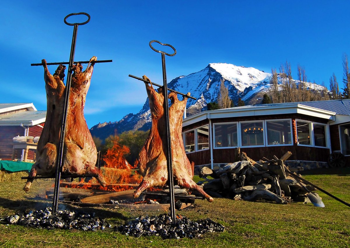 A quién le gusta el asado de cordero magallánico al palo ?
#torresdelpaine