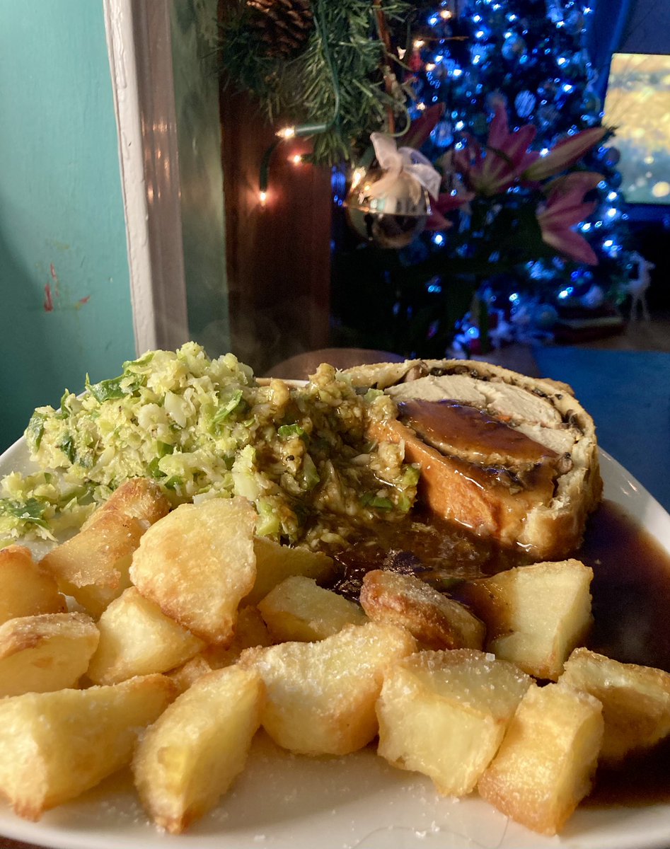 NYcheesy's tweet photo. Pre Xmas dinner experiment.
Quorn Roast Wellington stuffed with veggie haggis and cranberries, covered in mushroom duxelles and covered in pastry. Buttered mashed sprouts and roast tatties. #Ooooft https://t.co/BNQjv7jVjl