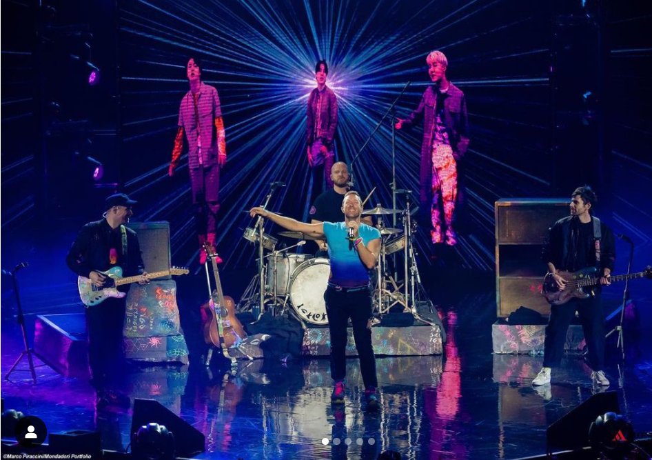 MSFTVolumetric's tweet photo. #BTS holograms at a #coldplay concert
https://t.co/4SeBqaS3xj
Photo by @marcopiracciniphoto
@dimensionstudio #jumpstudio @Jump__MR #volumetricvideo #volcap https://t.co/VECcSgXDvI