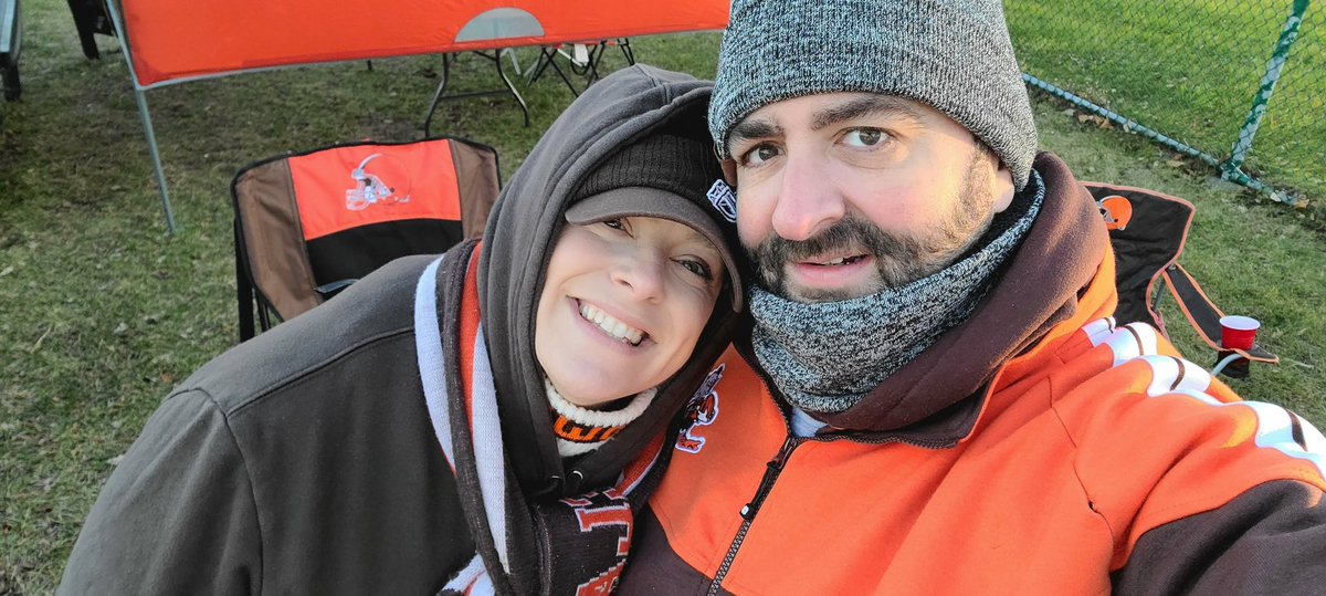 ErinFrusteri's tweet photo. Let's go brownies!!!!  #BALvsCLE https://t.co/4QSdSzBP3r