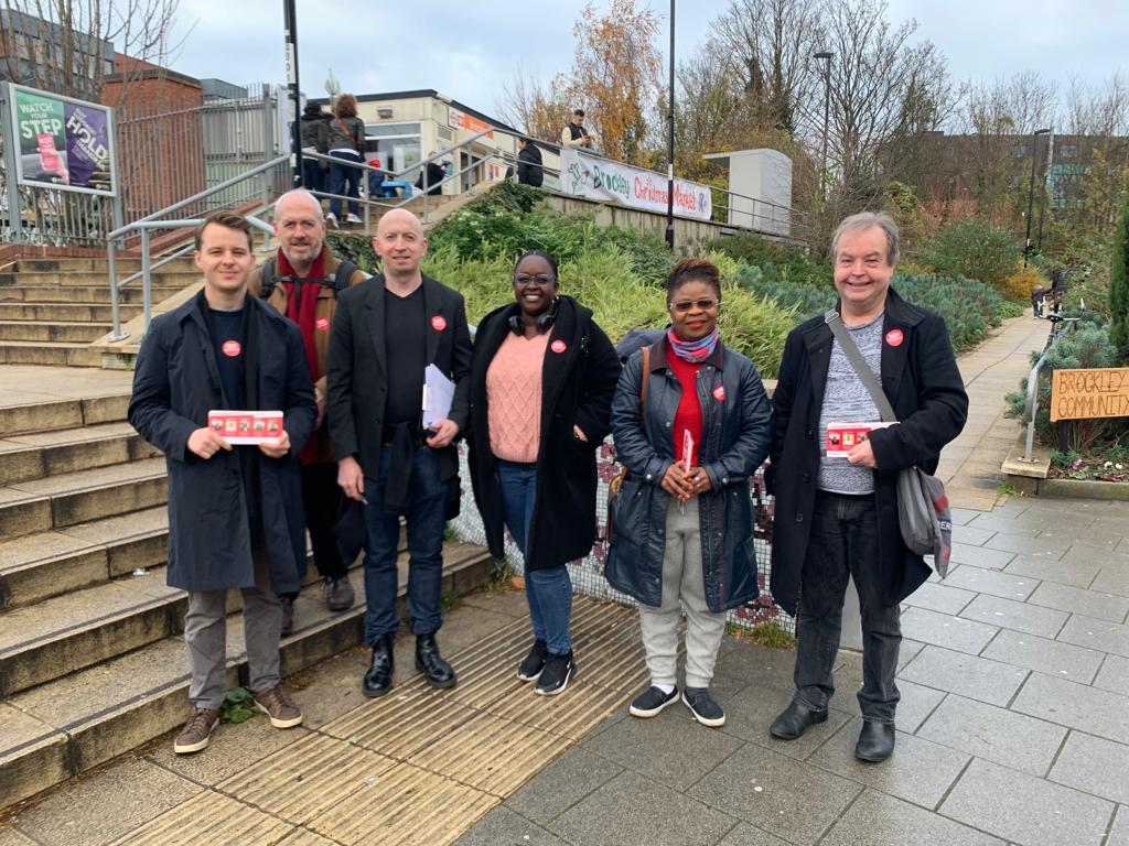 Redmond Garvey (@redmondgarvey) on Twitter photo The last <a href="/lewishamlabour/">Lewisham Labour</a> campaign day of 2021 in Deptford. We were out with <a href="/damienegan/">Damien Egan</a> and <a href="/vickyfoxcroft/">Vicky Foxcroft ๐</a> talking to residents in <a href="/BrockleyLabour/">Brockley Labour</a>, <a href="/NewCrossLabour/">New Cross Labour</a> and <a href="/EvelynLabour/">๐๐ฏ๐๐ฅ๐ฒ๐ง ๐๐๐๐จ๐ฎr</a>. Thanks to all the hard work of our volunteers this year. The last <a href="/lewishamlabour/">Lewisham Labour</a> campaign day of 2021 in Deptford. We were out with <a href="/damienegan/">Damien Egan</a> and <a href="/vickyfoxcroft/">Vicky Foxcroft ๐</a> talking to residents in <a href="/BrockleyLabour/">Brockley Labour</a>, <a href="/NewCrossLabour/">New Cross Labour</a> and <a href="/EvelynLabour/">๐๐ฏ๐๐ฅ๐ฒ๐ง ๐๐๐๐จ๐ฎr</a>. Thanks to all the hard work of our volunteers this year.