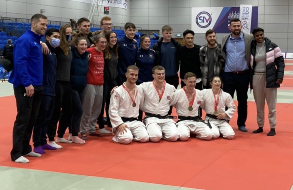 tomreed86's tweet photo. Great weekend at the British Championships for @TeamBath. So proud to be part of this team 💙💛

🥇🥇🥇🥇🥈🥉 https://t.co/DwATTNBKXi