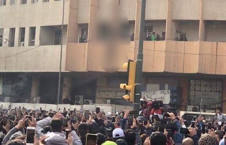 لعن الله امة قتلتك بالايدي والالسن
ولعن الله امة سمعت بذلك فرضيت به
لعنهم الله جميعا
(جريمة الوثبة بذمة تشرين الارهابيه)
#الوثبة_اسقطت_تشرين