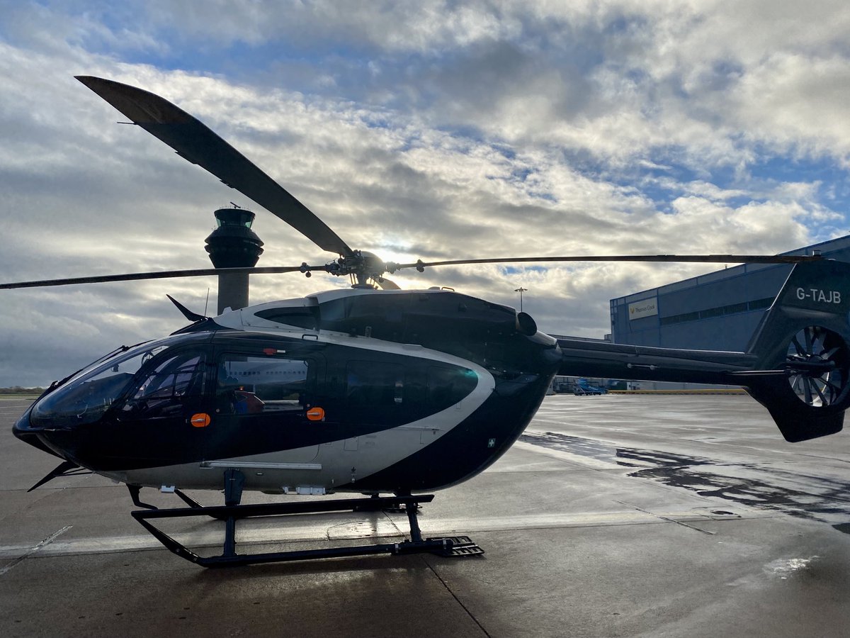 dauphinsky's tweet photo. @NATSManchester ❤️❤️@HelicentreUK @AirbusintheUK #ACH145 #H145 https://t.co/sEnsdM031v