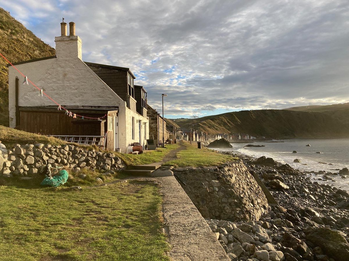 CharleneDurrant's tweet photo. Take me back…..in the summertime!! 😂 
Crovie, 18th century fishing village #scotland #scotlandphotography #scotlandexplore #scotlandsbeauty #Gamrie #beach #sea #gardenstown #crovie https://t.co/pvnh4XfALj