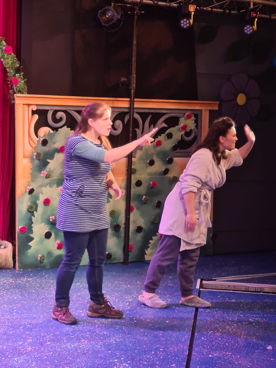 CamboTheatre's tweet photo. Delighted to welcome Chloe and Sophie’s Special Ears Fund to a very special integrated BSL show tonight. We hope you’ve enjoyed our show! We really enjoyed making it so magical for you. #bsl #theatre #cssef #lovecamberley https://t.co/2pBEx1K38A