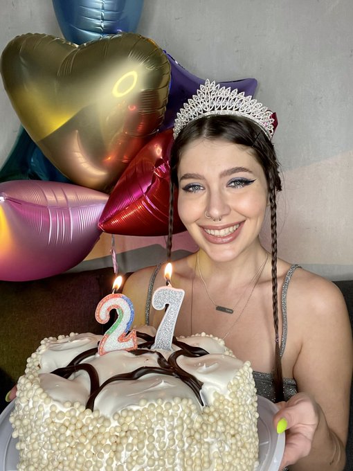 I hope I won't die this year))) https://t.co/xLEafe5QfW