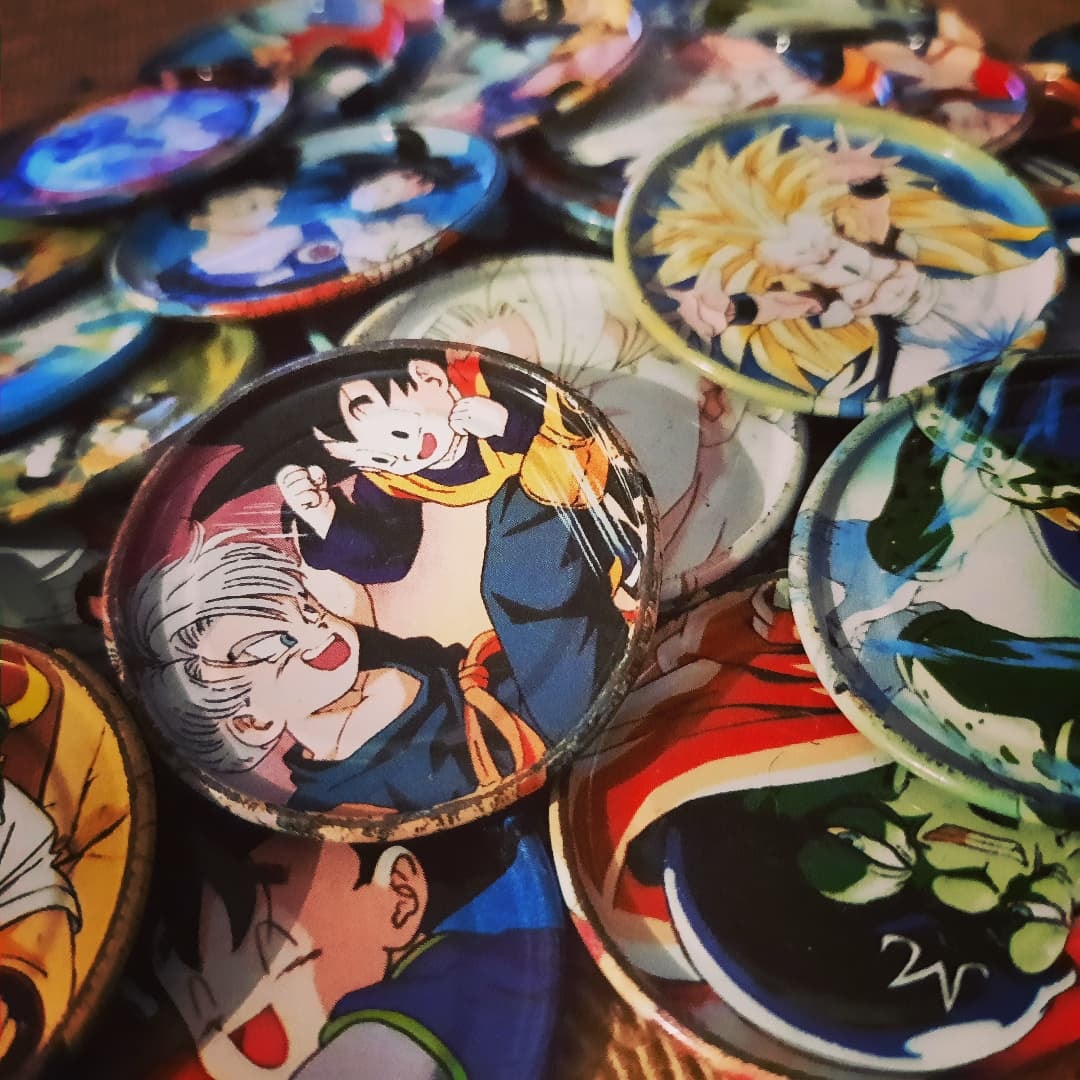 RetroBeastGamer's tweet photo. Can't believe we found these DragonBallz tazos in near mint condition! 🙃
Only missing a few to complete the set😁
#dragonballsuper #dragonballz #dbz #dbs #dragonball #goku #saiyan #dbsuper #tazos  #pogs #pogsandslammers #slammers 
#simbachips #simbatazos #retrosouthafrica https://t.co/nvk1wHUU4l