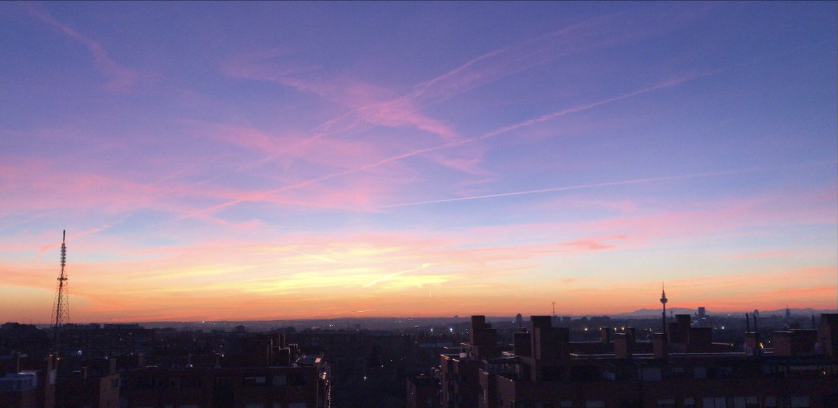 aroaport's tweet photo. Comparto por aquí tambn lo bonito que estaba el cielo hoy 🥰 https://t.co/sk5hjuqbGw
