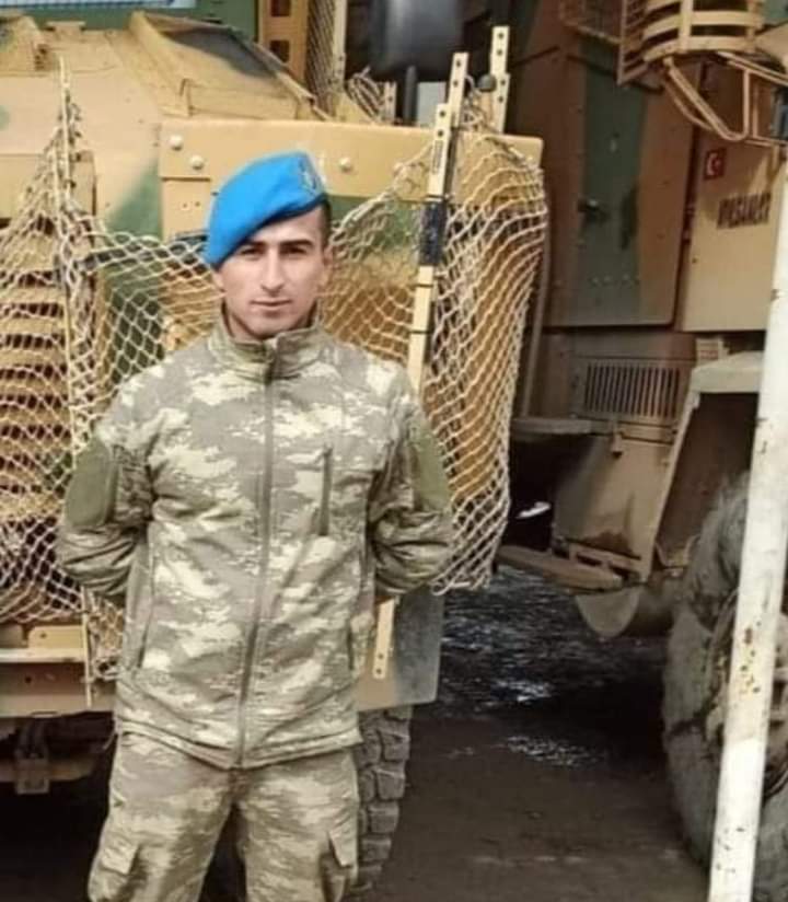 MUSYAFABOZCA's tweet image. #56KahramanUzmÇvş
Vatanın her karışında yiğitçe görevini yerine getiren yurtdışında sayısız ülkede Milletimizi gururla temsil eden,Mavi Vatanda kol gezen uzman çavuşlarımıza insanca yaşamak hakkıdır..