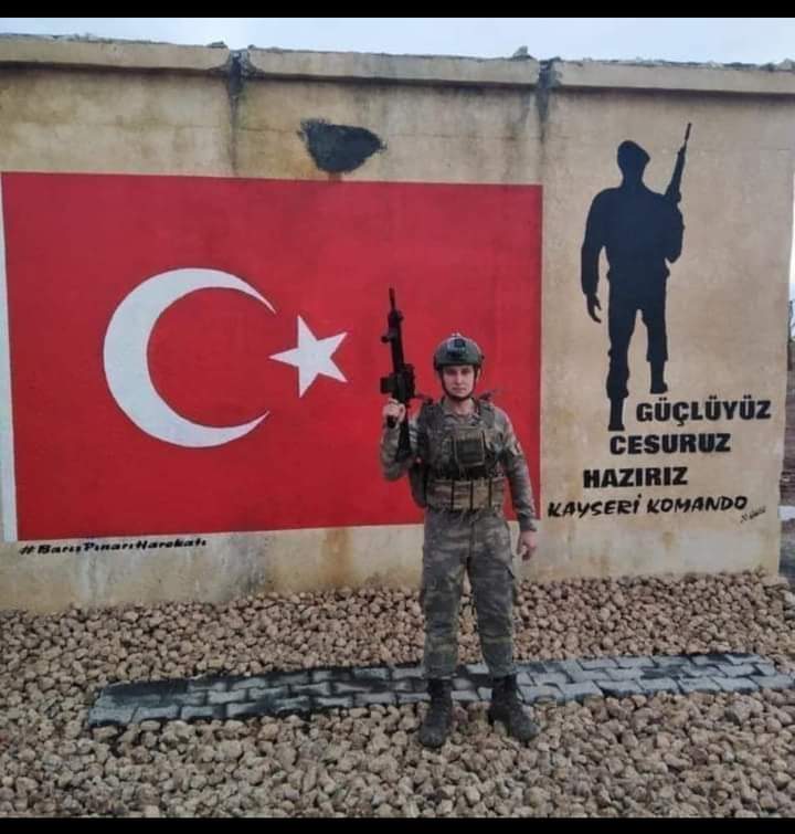 MUSYAFABOZCA's tweet image. #56KahramanUzmÇvş
Vatanın her karışında yiğitçe görevini yerine getiren yurtdışında sayısız ülkede Milletimizi gururla temsil eden,Mavi Vatanda kol gezen uzman çavuşlarımıza insanca yaşamak hakkıdır..