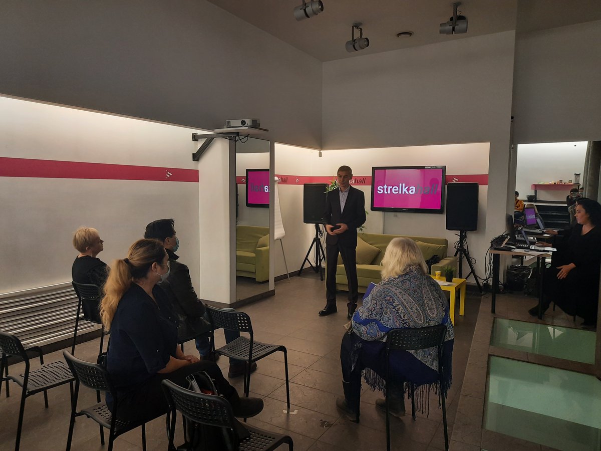 envpsylab's tweet photo. #ПроРайоны
Если устали бодаться со своей управляющей компанией - объединяйтесь с соседями и создавайте свою! 
Специалисты Квалификационного центра ЖКХ, в лице Игоря Анатольевича Косилова и практики в лице Антонины Коваль готовы в этом помочь.
Спасибо @StrelkaHall за помещение! https://t.co/FpZ9xNkqld