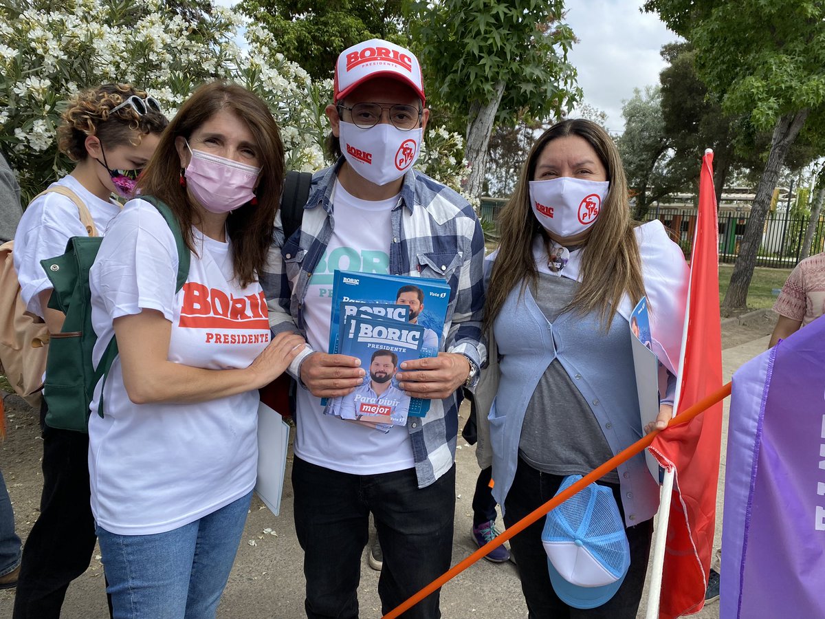 #BoricPresidentedeChile2022 gran puerta a puerta en Puente Alto, junto a la gran <a href="/paulanarvaezo/">Paula Narváez</a> ♥️