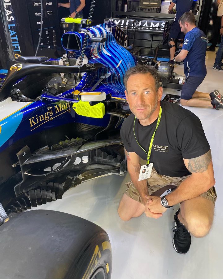 jason_carl_fox's tweet photo. Hands down one of the best weekends of my life! Seeing all the action up close, the twists and the turns and that final lap, just incredible. Massive thank you to @Bremont and @williamsf1, it’s been epic! 🏁 #AbuDhabiGP https://t.co/l0hekRblBk