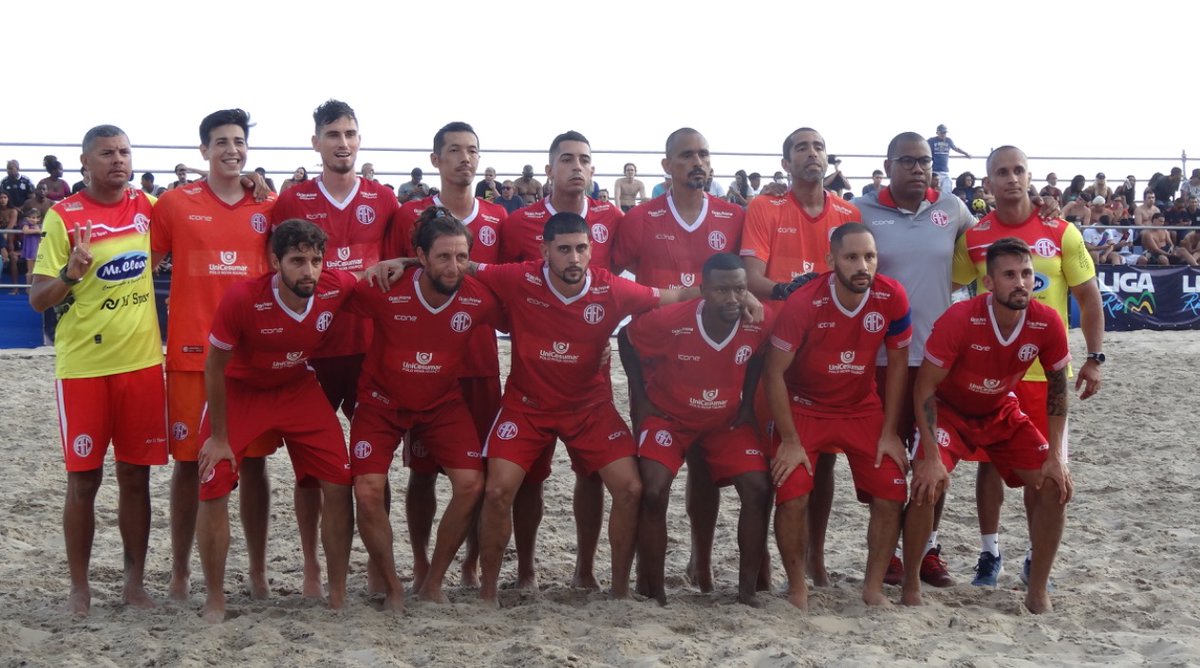 Alloan28's tweet photo. Terminamos em 3° lugar no Campeonato Carioca, orgulhoso demais desse grupo, é sempre um prazer vestir essa camisa!!
#americabs #granprime #unicesumar #unicesumarnovaiguaçu https://t.co/78EAv4AxlT