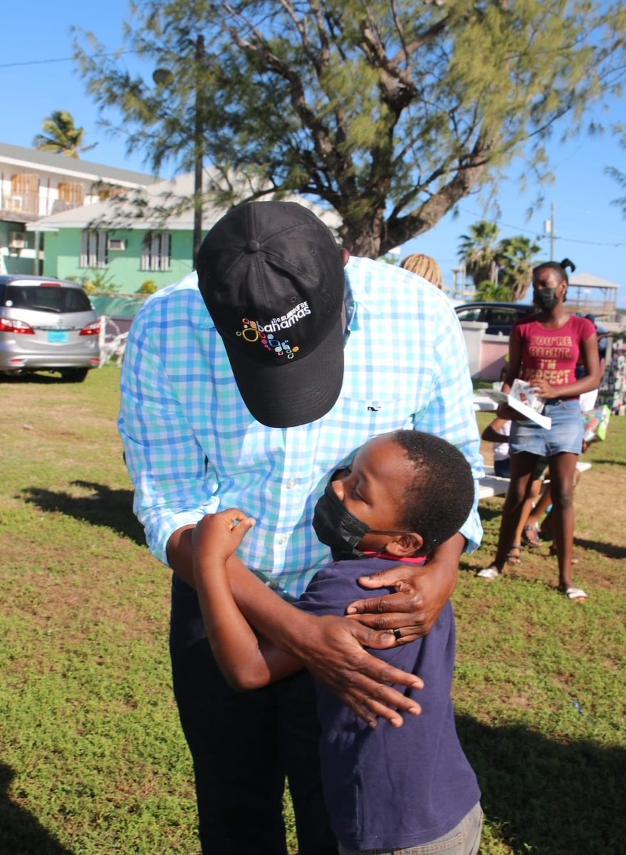 teamcooper242's tweet photo. DPM Cooper and Mrs Cooper spreads holiday cheer through all the communities of Exuma with the annual Christmas Caravan. #ExumaStrong https://t.co/zrlZuXlEpU