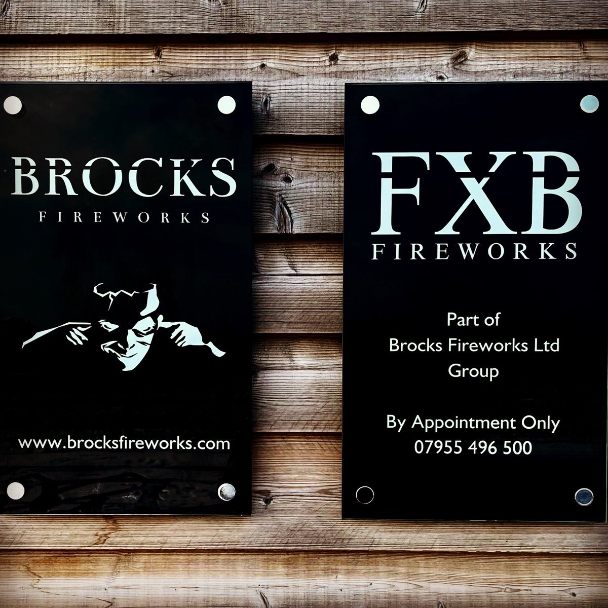FxbFireworks's tweet photo. New Years Eve~ Best Toy Shop In Town #Christmas #fireworks #NYE #PyroGods https://t.co/ypcJJfZGHQ