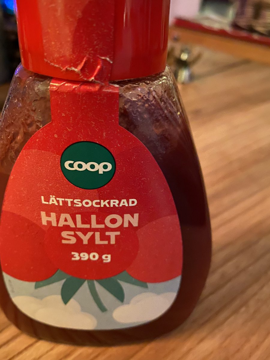JoakimRapp's tweet photo. Vad är detta @CoopSverige ? Både bilderna är alltså samma förpackning… https://t.co/FdP2yd5sis