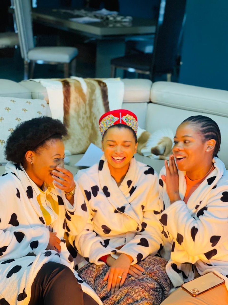 UMkhokha Sundays tonight @ 8pm #umkhokha <a href="/hope_mbhele/">Hope Mbhele</a> <a href="/Mzansimagic/">Mzansi Magic</a>