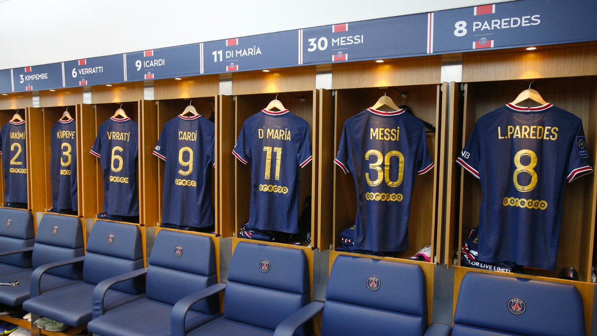 PSG_espanol's tweet photo. Hoy luciremos un dorsal especial en honor al #BalonDeOro de Leo Messi ✨🇦🇷

#PSGASM https://t.co/VVFh5bN1dh