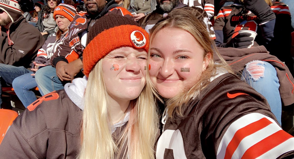 mmislansky's tweet photo. #BALvsCLE GO BROWNIES @DuckworthCailey 🧡🤎🧡🤎 https://t.co/EEQzBxQvA6