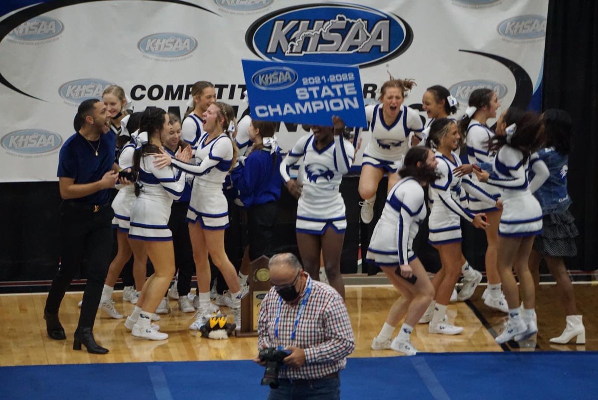 SuperFierceTYTY's tweet photo. Coming out of Twitter retirement to let y’all know OMG I AM FINALLY A KHSAA STATE CHAMPION 😭💙🎉 https://t.co/g7EFd4gHBk