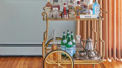 After being stuck at home for the past year, unable to go out and enjoy the nightlife at the local watering hole, many of us have upgraded our home bar setups. We asked four designers to share how to deck out your home bar for holid keepingyouinformed.info/trendspottr/ho…