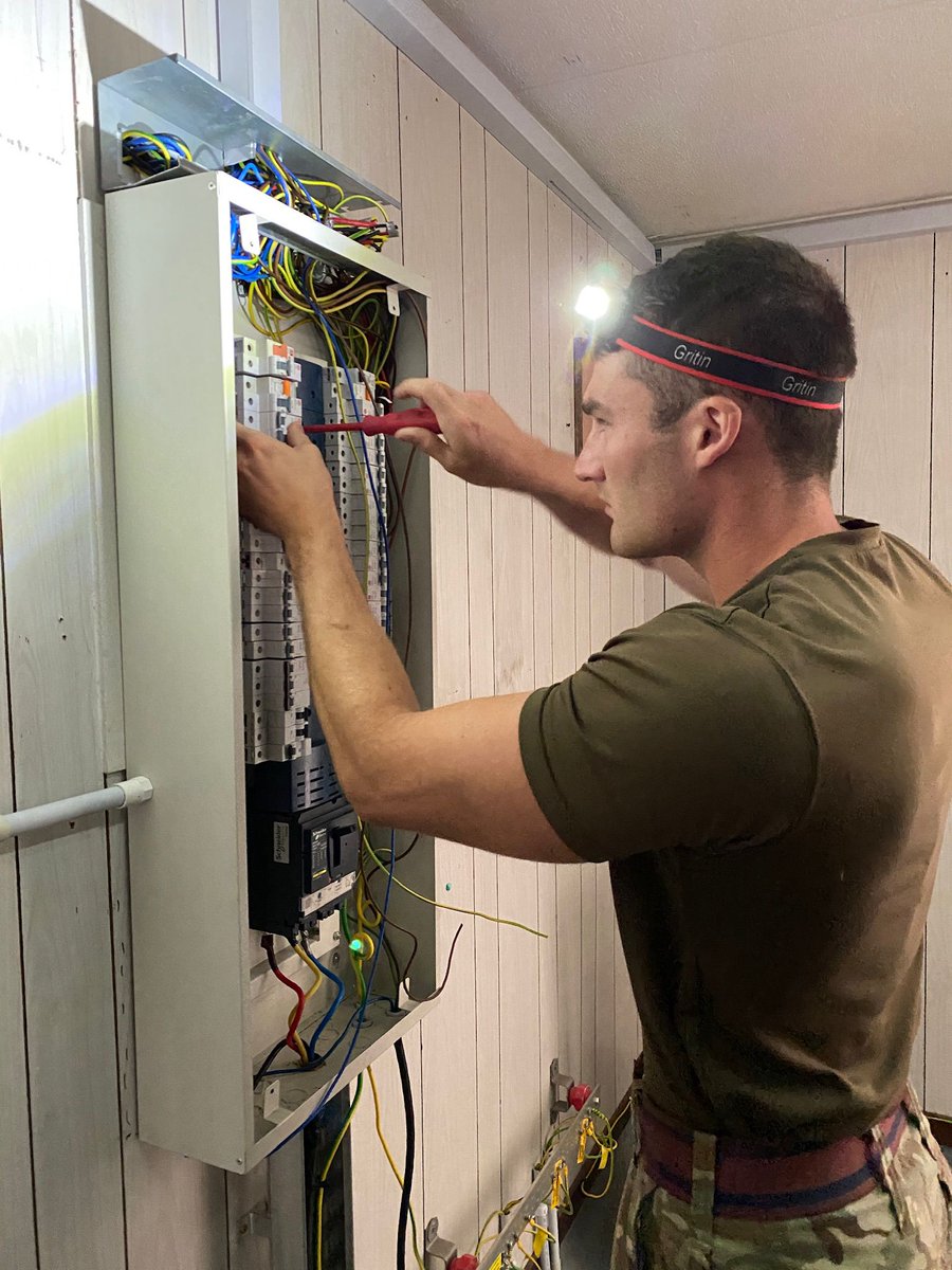 20WorksGroupRE's tweet image. Sappers from 531 STRE (Airfields) are currently deployed on OP KIPION. Whilst deployed, they have been able to gain valuable trade experience and even brush up on their Combat Engineering skills!

#sapperstrong #sappers #combatengineering