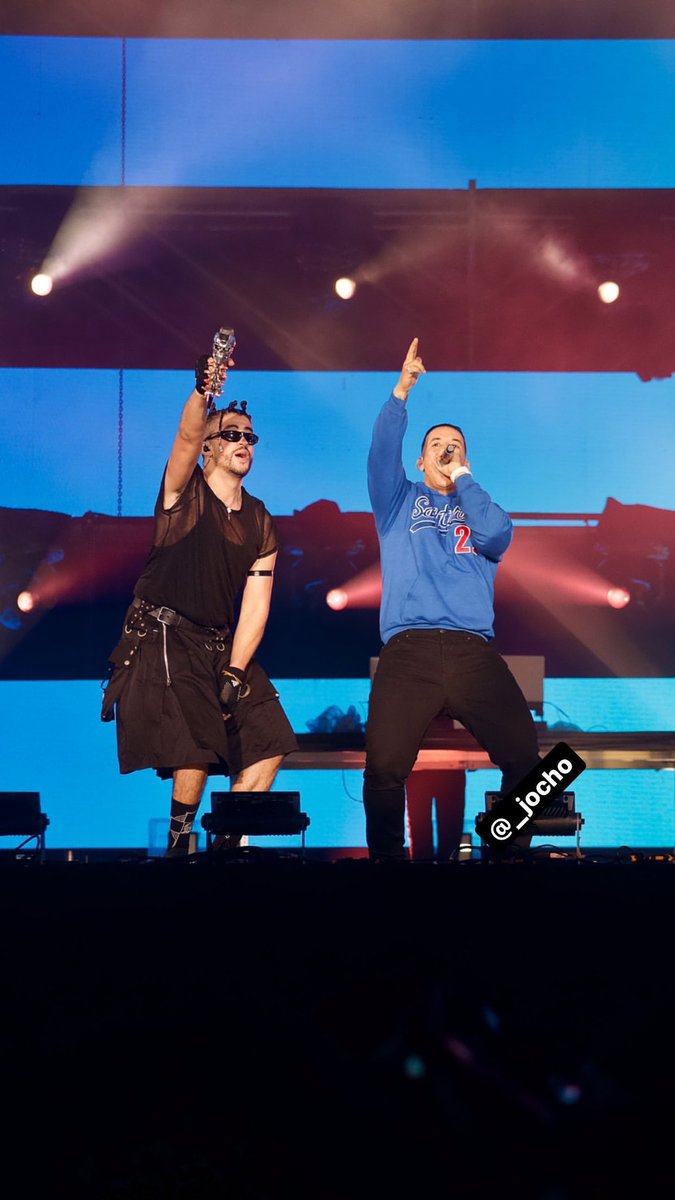 AlbertCaastillo's tweet photo. DOS LEYENDAS 🇵🇷 DY &amp; BAD BUNNY https://t.co/V1Vjk8eddk