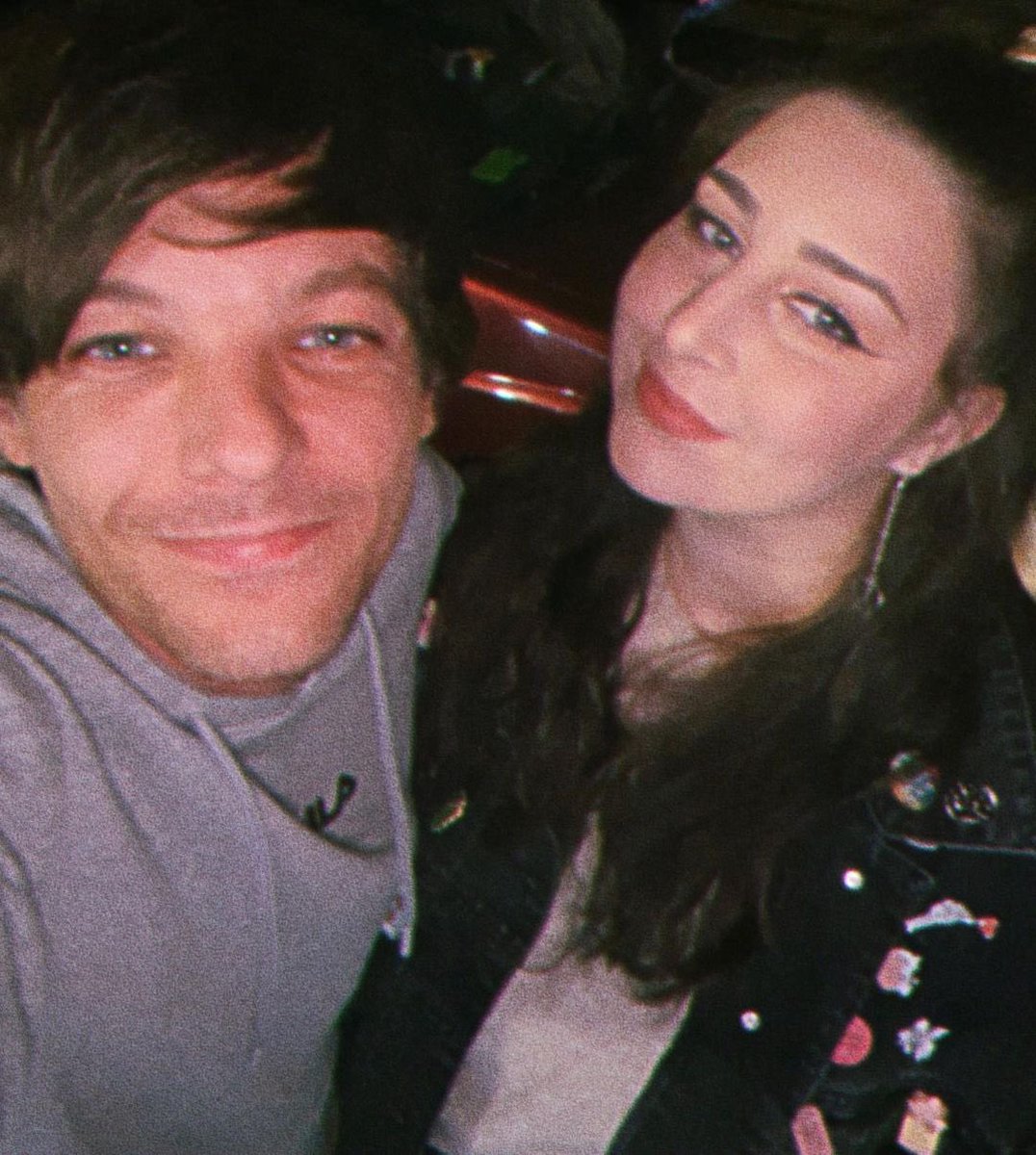 brightannegold's tweet photo. Louis loves messing with us until we get his clues. I KNEW I HAD SEEN THIS PERSON BEFORE. + https://t.co/7JVAkYffYs