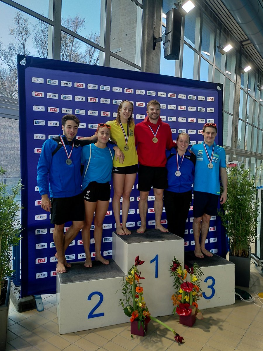 NublatFaure's tweet photo. 🧜Superbe ambiance à la piscine de Vaise #plongeon pour le meeting des Lumières organisé par LyonPlongeonClub et #FFnatation 👏👏 merci @martinmonnier @JulesBouyer3 @AlexisJandard Caroline Lecoeur https://t.co/wJpdJHdQrO