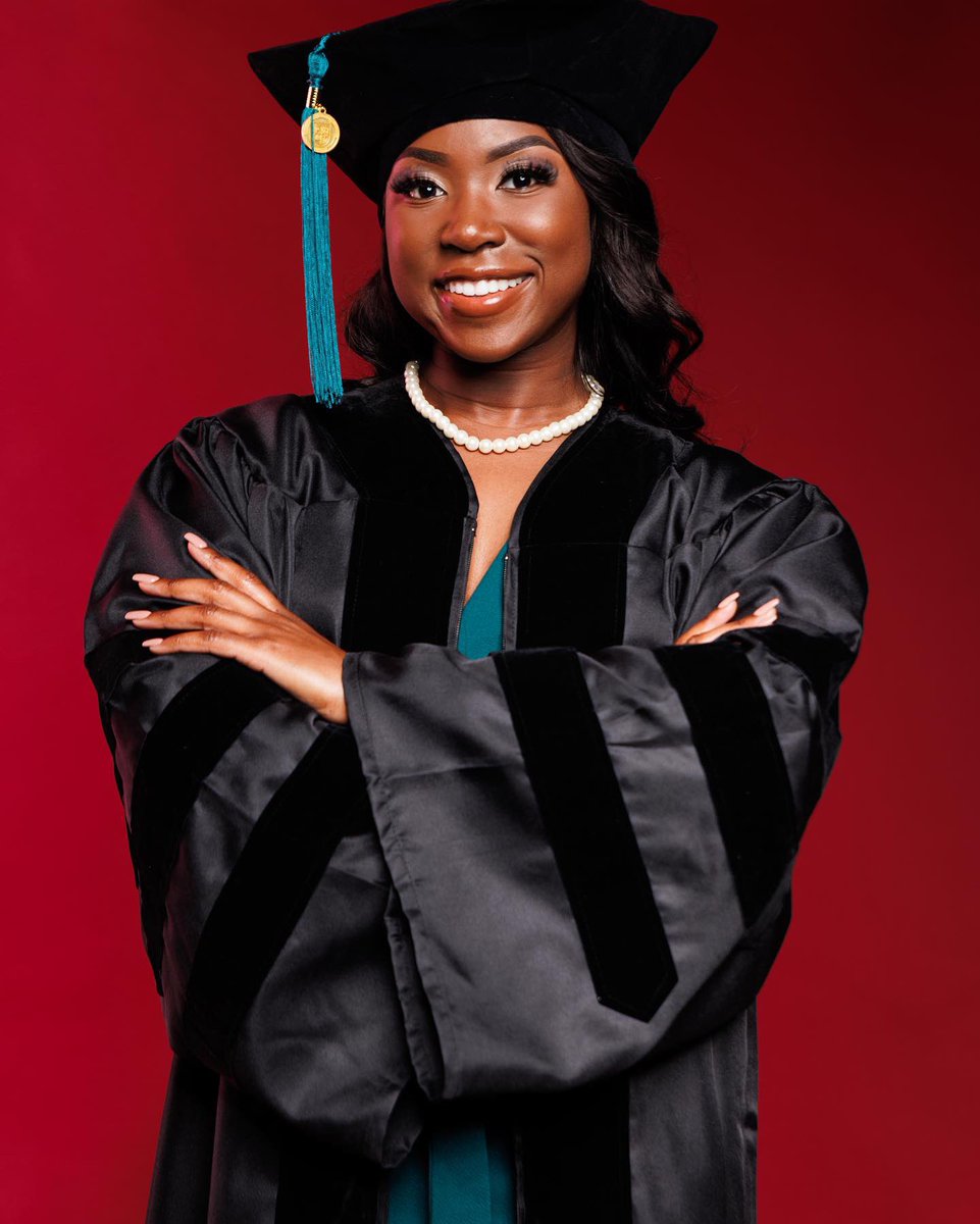 Baby_ImmaBOSS_'s tweet photo. It’s the stripes down my arms for me 😍! I earned them
➖
➖
➖ 
Dr. Bryant loading….. #Dr.B 

Graduation in 6 days 👏🏾 https://t.co/xuv2Cc3mAW