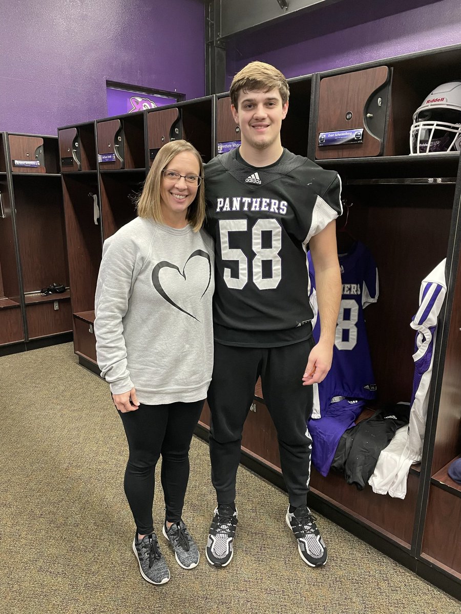 EvanSchenk_'s tweet photo. After an awesome visit at Ellsworth, I am grateful to say I have received an offer to continue my academic and football career at Ellsworth. Thank you @CoachKVaught @mkleinschrodt20 @EllsworthFTBALL https://t.co/EEkvk0bpEv