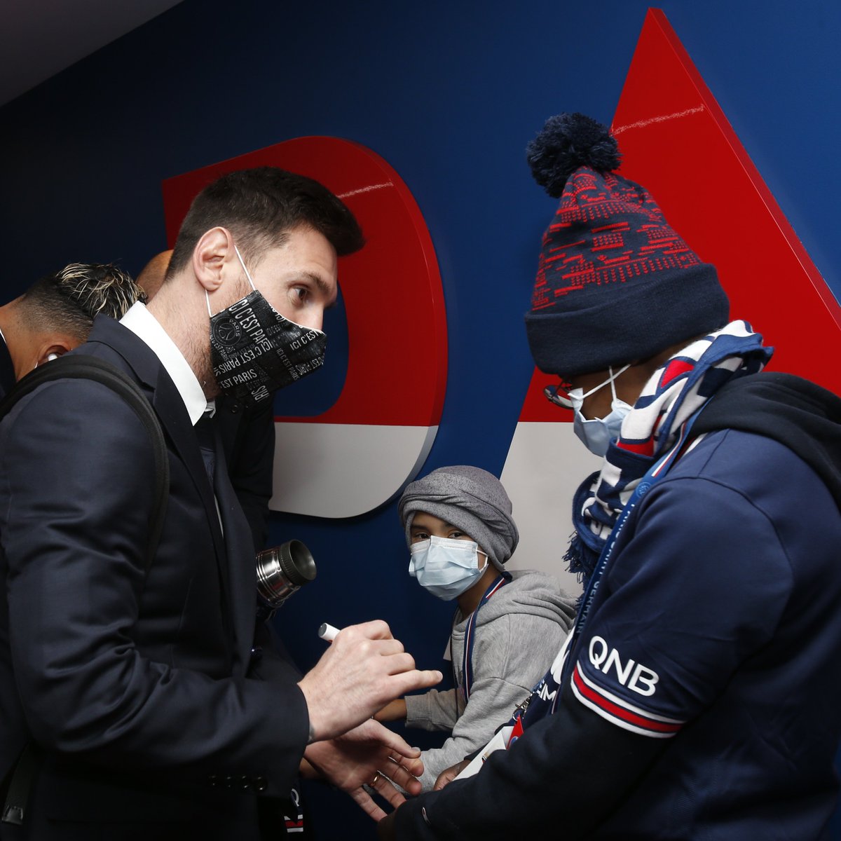 PSG_inside's tweet photo. ❤️💙 @FondationPSG https://t.co/OusZFJXXOd