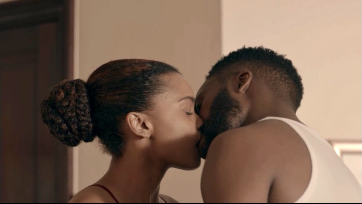Umkhokha_Mzansi's tweet photo. The wait is over. Sphamandla finally secures the bag with a kiss plus tjof-tjof as a bonus from Mabusi ❤️. Dlalapiano masibe happy sikwa love lives here. #Umkhokha https://t.co/Es4oznAkm6