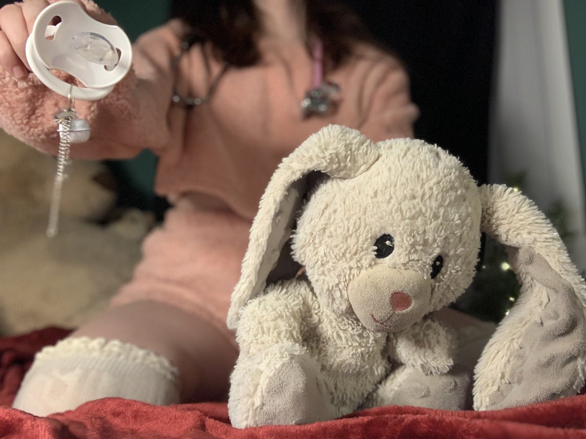 SoftBloks's tweet photo. Okay baby ! If you’re super good during your checkup, we can get you a new paci n stuffie !! How does that sound precious ? https://t.co/VTnqLn2cFu
