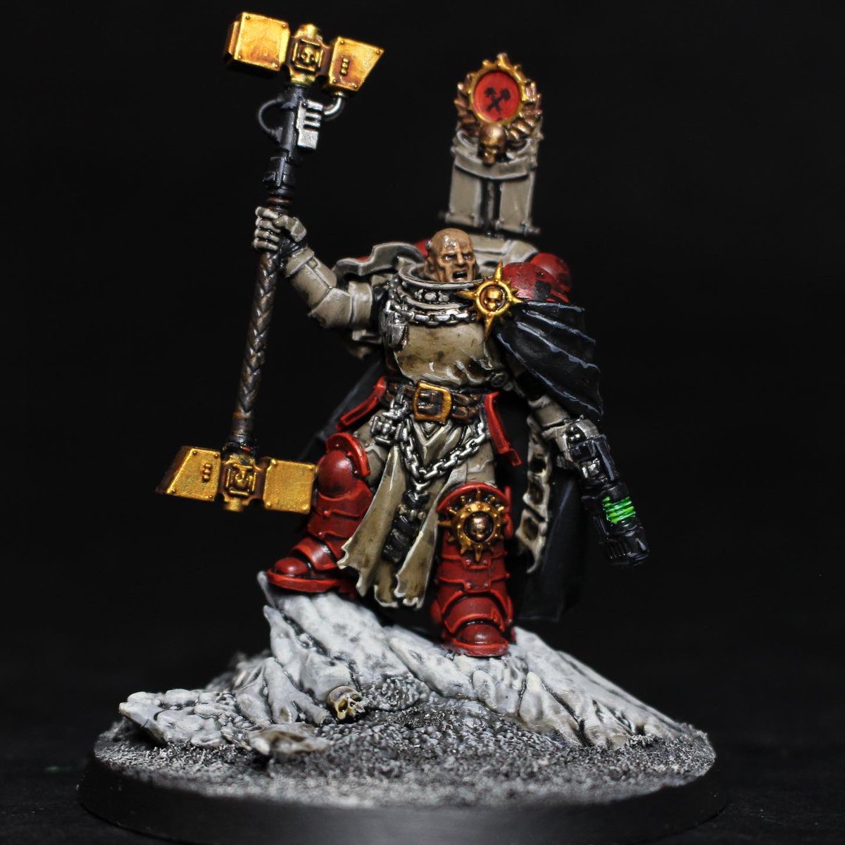 SodenGames's tweet photo. Chapter Master Carto Gatous of the Cross Hammers. A bit of an upgrade from his model I made about 11 years ago. #paintingwarhammer #WarhammerCommunity #warmonger #gamesworkshop #warhammer40k #paintingminiatures #warhammer #spacemarines #chaptermaster https://t.co/IEmIsdmQ9c
