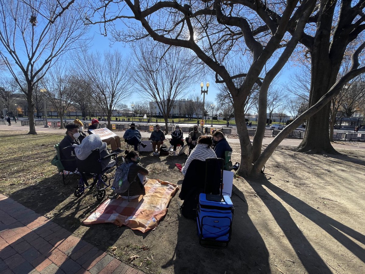 AZ4Democracy's tweet photo. Today marks one week since we started our #HungerStrike4Democracy. DC is much colder than Phoenix, and our bodies are weakened after 7 days without food, but we will continue until @POTUS and the Senate prioritize passing the #FreedomToVoteAct by the end of the year. https://t.co/mmJYr91G2N