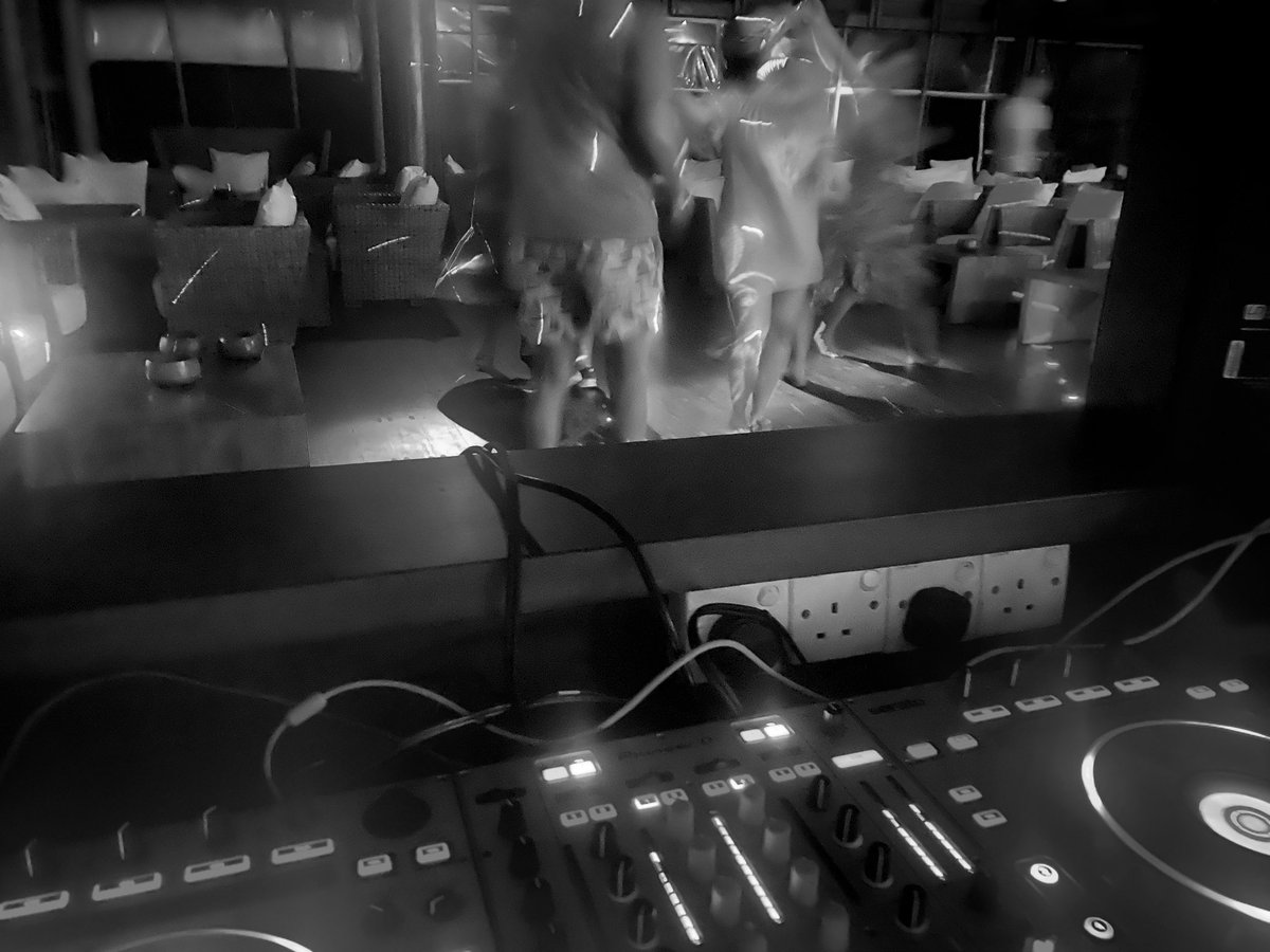 Quick clicks on a Sunday evening #Gigday #djnight #Gangehi