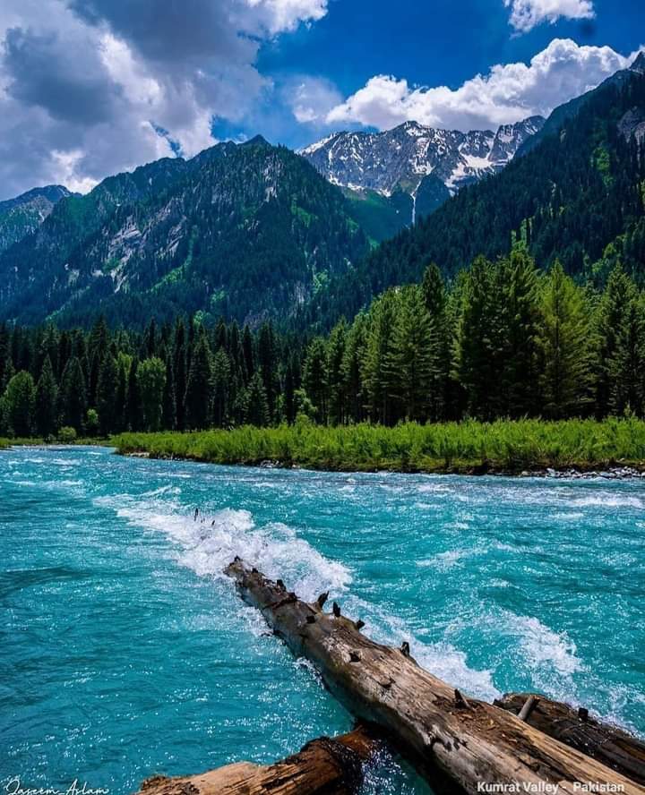 Subhanullah88's tweet photo. #WorldMountainDay
Mountains are the soul's fuel.
#BeautifulPakistan 
#tourism
#Distt_Dir https://t.co/76ti59Im1m