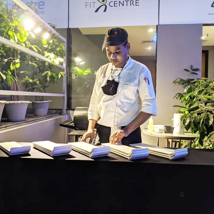 MDSUMON46209432's tweet image. Cooking is my profession 👩‍🍳
#iamchef🇧🇩