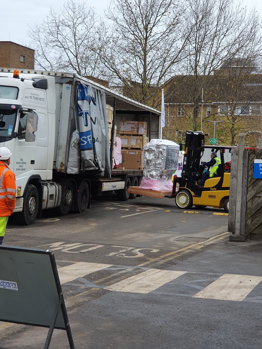 The Radiotherapy department were delighted to received an early Christmas present this weekend with the arrival of our new Varian Truebeam Linear Accerator. <a href="/DSDivisionGHT/">D&S Division Gloucestershire Hospitals</a> <a href="/gloshospitals/">Gloucestershire Hospitals NHS Foundation Trust</a>