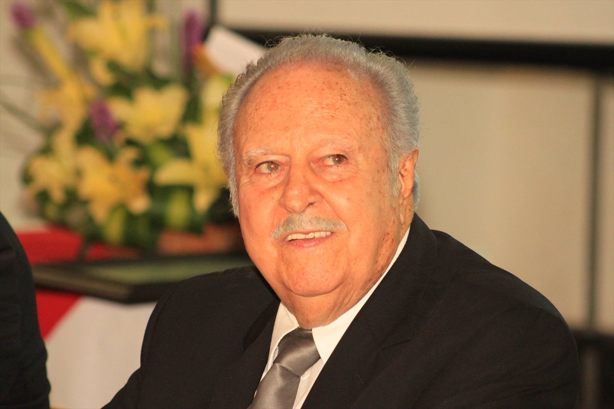oclausseni's tweet photo. Tristeza en Guaymas. Don Gaspar Zaragoza nos deja un legado extraordinario como presidente municipal.  No olvidaré su actitud siempre positiva ante la vida. 
Mi pésame sincero a su familia a quienes acompaño en su dolor. https://t.co/dz4hDGe3Q5
