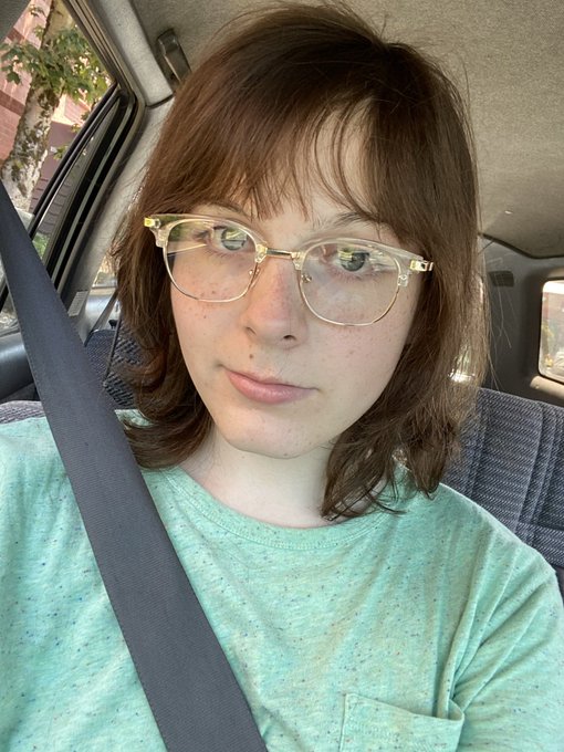 2 pic. Sometimes I’m like but other times I’m like https://t.co/7eU9RPbRgM