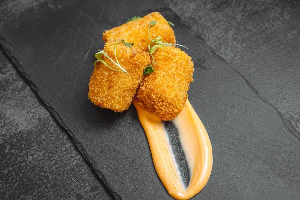 chef_exose's tweet photo. Butternut Squash, Chilli & Lime Croquettes ๐
Served with Gochujang Mayo ๐ถ
#ExoseFood #Butternutsquash #Croquettes #gochujang https://t.co/CIuQBIBO1U