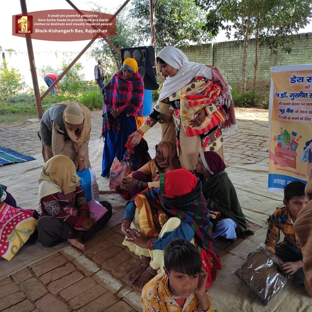 DSSNewsUpdates's tweet photo. Warmth Of Humanity | Food &amp; Warm Clothes Distribution to destitute &amp; visually impaired people under the pious guidance of St. Dr.
@Gurmeetramrahim  Singh Ji Insan | DSS Volunteers: Kishangarh, Raj
#clothes #humanity #WarmthOfHumanity #ClothBank #clothdonationbydss #foodbank #food https://t.co/PyTFxIDL5G