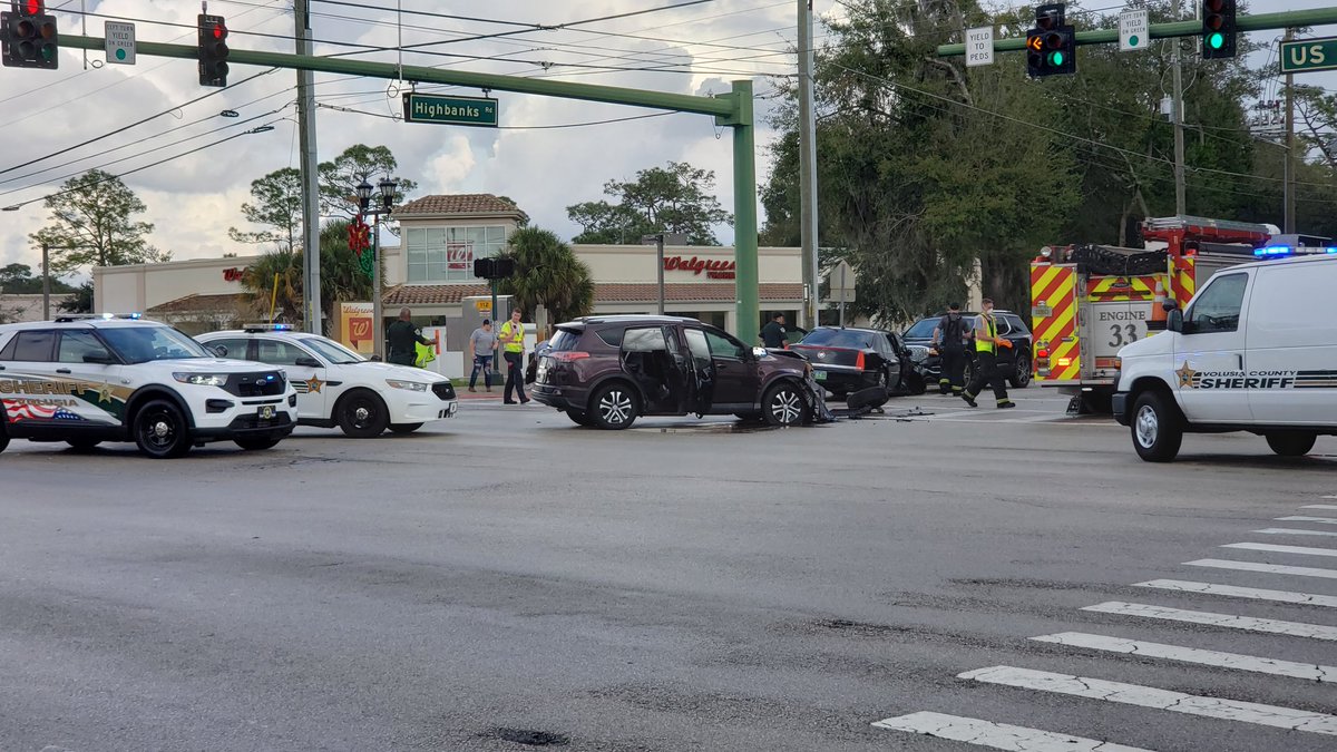 DeBaryLife's tweet photo. #BREAKING #DEBARY NEWS - Crash at US 17-92 @ Highbanks Road https://t.co/DFdMV4BSbQ