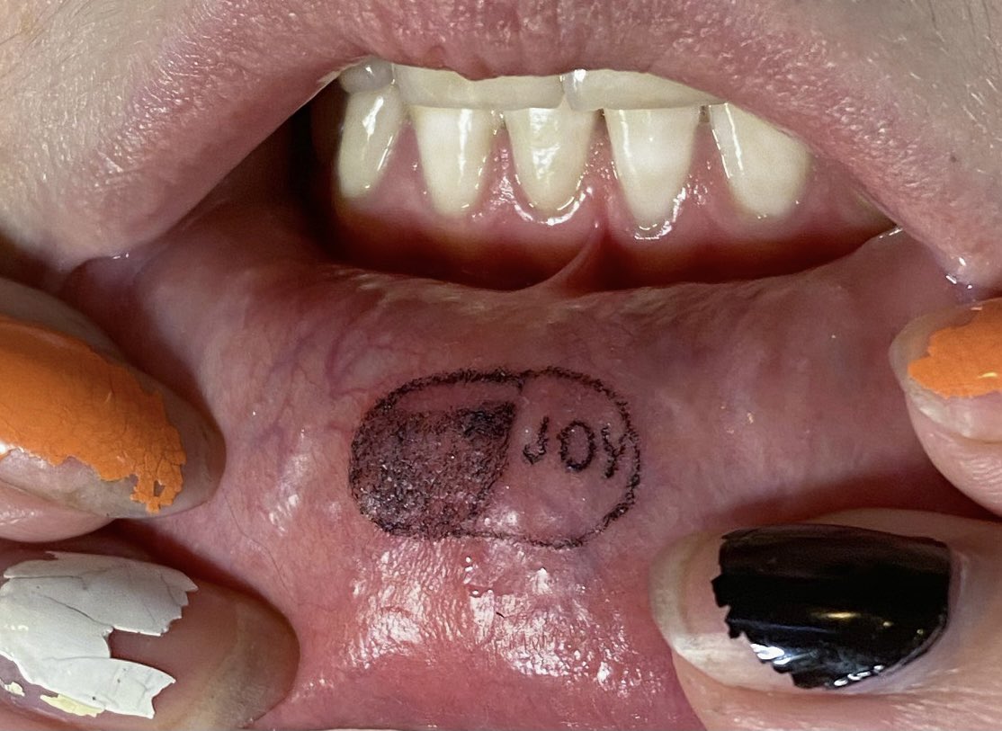 YareYareDawaaa's tweet photo. 2021 tattoo retrospective 🥰 (mes fav) tous par @jumotattoos !! https://t.co/qMcwkFj4SB